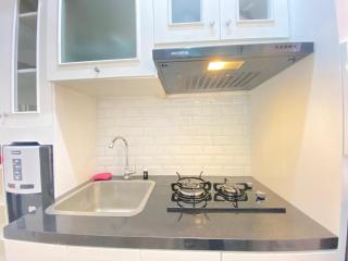 Well Furnished Studio Room at Grand Asia Afrika Apartment By Travelio - Bandung - 1