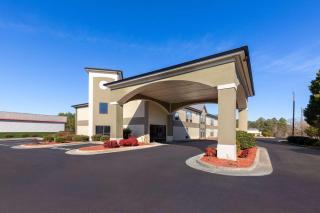 Baymont by Wyndham Creedmoor - Creedmoor - 9