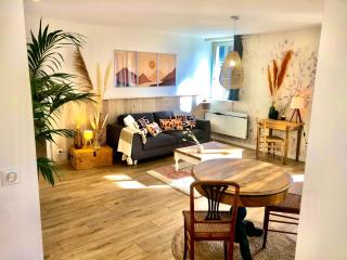 Appartement Tout Confort Coeur de Ville Grand Balcon Le Néouvielle - Bagnères-de-Bigorre - 0