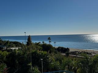 Banana Beach Front line beach III - EaW Homes - Marbella - 8