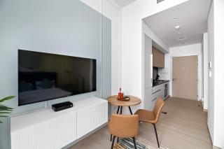 Silkhaus modern studio in the heart of vibrant JVC - Dubai - 5