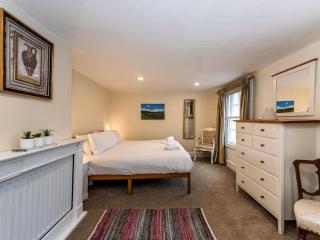 Spacious home sleeps 9 - walker cyclist retreat - Pass the Keys - 4