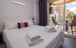 Ref 228 Apartamento de 1 dormitorio con vistas al mar en primera línea de playa en Los Boliches - Fuengirola - 4