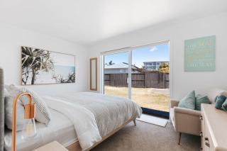 Barefoot Retreat - Beach shops and cinema - Papamoa - 9