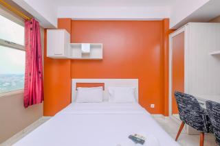 Warm and Cozy Stay Studio Apartment Margonda Residence 2 By Travelio - Depok - 5