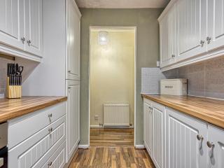 Pass the Keys Beautiful 2Bed House Near Etihad Stadium & Coop Arena - 2