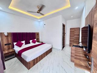 Hotel Omkar Palace - Ayodhya - 9