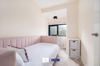 Spacious 6 Bedroom House By Trinity Stays Short Lets & Serviced Accommodation Ilford With Free WiFi & Parking - Seven Kings - 7
