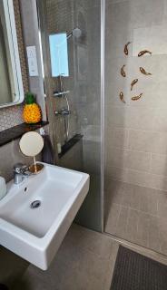 The Pineapple Jr Suite with Gorgeous Pools - Kuala Lumpur - 2