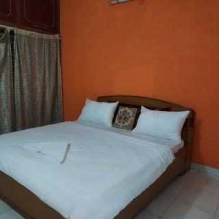 Petal Stays - 3 BHK - 7