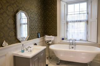 Beach Views Elegant & Modernised 5BD Period Home - 4