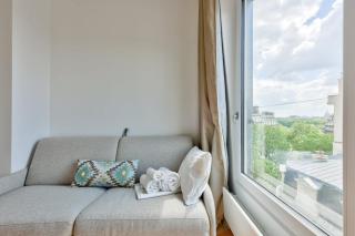 Studio with a panoramic view of the Eiffel Tower - Paris - 8