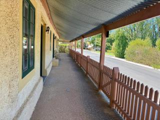 Goat Square House - Historic Row Cottages - Tanunda - 4