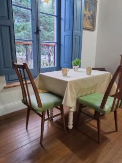 Monoambiente en casa historica - Azul - 4