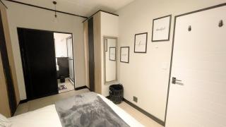 Up Market Elegant Luxury Smart Home Getaway - 2