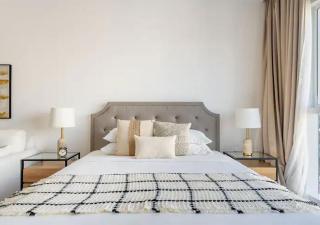 Cozy Studio Apartment with downtown views - 2