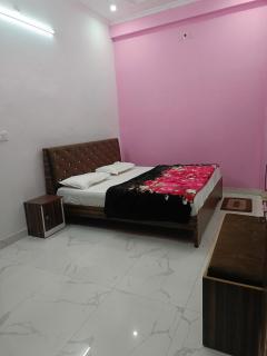 Hanumat Kripa Home Stay - Ayodhya - 4