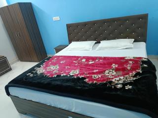 Hanumat Kripa Home Stay - Ayodhya - 3
