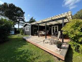 Beach-Adjacent Home With Outdoor Living - Lundby - 9