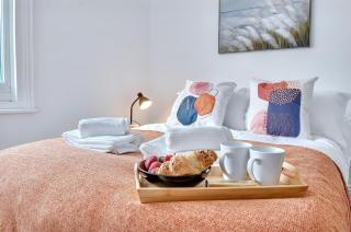 Work & Rest, 3-Bed Home, Free Parking - 0