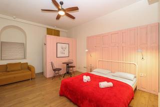 Cozy & Colorful Studio in Sololaki - by Wehost - Tbilisi - 4
