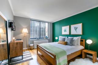 Airy Theater District 1BR w Gym Doorman NYC-70 - Nova Iorque - 3