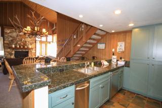 Mountainback 19 Loft Den - Mammoth Lakes - 4