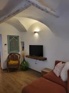 Monks' Apartment - 8