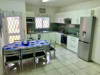 Perfect 3 bedroom Apt, 2min walk to best beach - 5