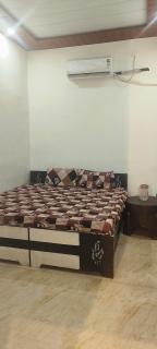 Shree Radhey Home Stay Mathura - Mathura - 1