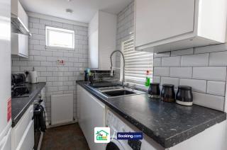 Four Bedrooms By Stay Snug Short Lets & Serviced Accommodation Preston With Wi-Fi, Free Parking & Great Location - Preston - 6