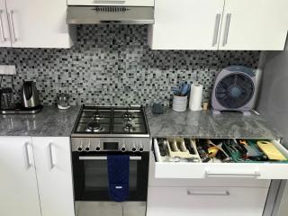Perfect 3 bedroom Apt, 2min walk to best beach - 2