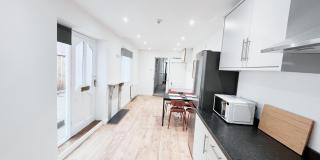 The Burford Hideaway - Nottingham - 7