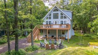 The Nest at Brier Crest by AvantStay Game Room Expansive Deck Fire Pit - Blakeslee - 0