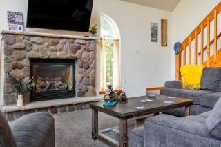 The Nest at Brier Crest by AvantStay Game Room Expansive Deck Fire Pit - Blakeslee - 4