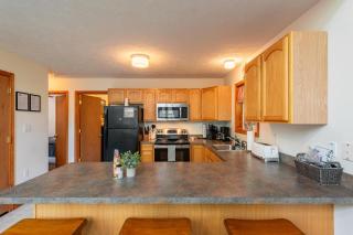 The Nest at Brier Crest by AvantStay Game Room Expansive Deck Fire Pit - Blakeslee - 2