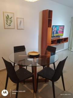 Departamento sobre AVENIDA con BALCON - Santiago del Estero - 0