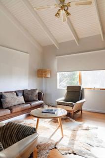 Sunlit Deck Game Room, Bar Window and Beach - 3min - 9