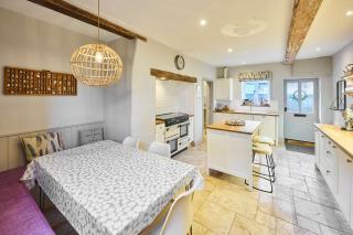 Host & Stay - Rock Rose - Holt - 2