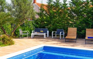 6 Bedroom Amazing Home In Bilice - 2