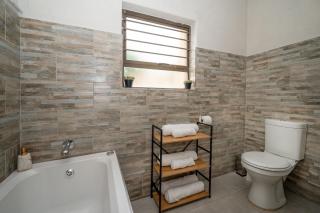 Self checkin - Modern 2 Bedroom Retreat - 103 - Nelspruit - 3