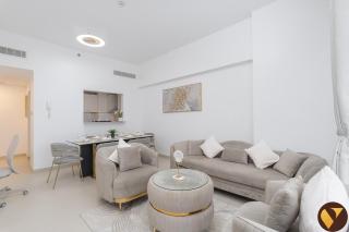 Vogue Prime Location in Jumeirah Village Circle - Spacious One Bedroom Apartment in Jeewar Tower with Balcony and Full Amenities Access - 2