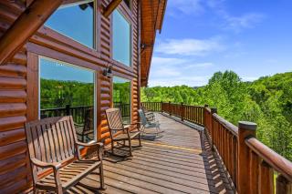 Ridge View Lodge Nature and Mountain View - Hot tub - Firepit - Yard - Games - Gatlinburg - 9