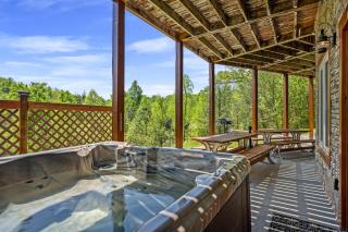 Ridge View Lodge Nature and Mountain View - Hot tub - Firepit - Yard - Games - Gatlinburg - 7