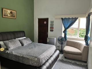 Peaamb GuestHouse - Springs Golf Club - 6
