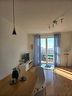 Cosy Apartment with a Balcony near the Harbour in Kolobrzeg by Noclegi Renters - Kołobrzeg - 1
