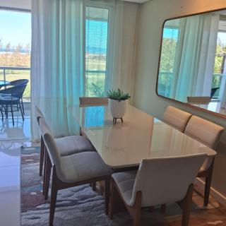 Apartamento Elegante em Prédio de Luxo na Praia das Dunas - 0