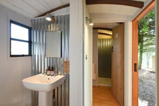 Caban Dyllas - Llantwit Major - 3