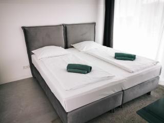 HH 05 by ROCKCHAIR - SUPERHOST Status - Modernes Apartment mit sonnigem Balkon & premium Boxspringbetten in Winterhude - Hamburg Top Geheimtipp - Amburgo - 8