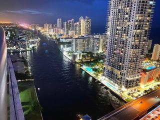 Perfect getaway beach pool and gym 2B 2B - Hallandale Beach - 4